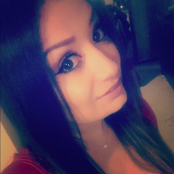 Meet your Posher, Gaby - Picture 1 of 1